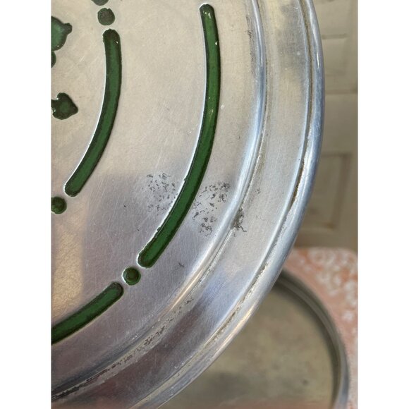 Vintage 1950s Mirro Spun Aluminum Cake Carrier Uranium Glass Knob - Picture 10 of 16